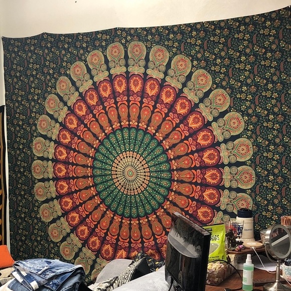 Green tapestry - Picture 2 of 7